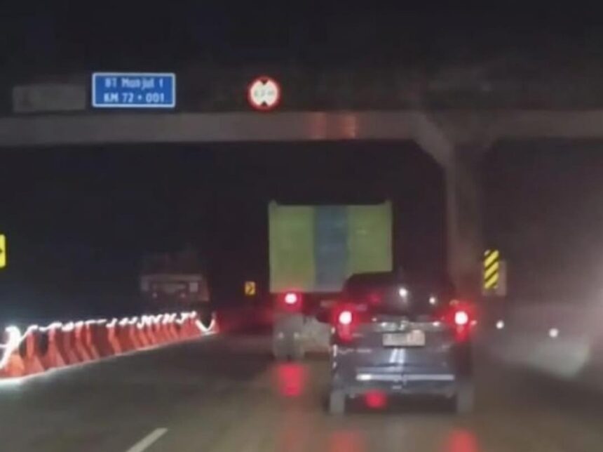 Akses Tol Bocimi Seksi 2 yang sempat ditutup karena tertimbun longsor sudah kembali normal. (Prima Meidiandi/Telusurbisnis)