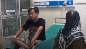 Mahfudin satu dari tiga korban penyerangan di Cibadak usai nobar laga Persib Vs Persija. (Prima Meidiandi/Telusurbisnis)