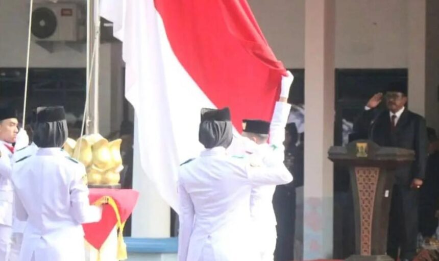 Bupati Sukabumi Asep Japar memimpin upacara Hari Lahir Pancasila. (Prima Meidiandi/Telisurbisnis)
