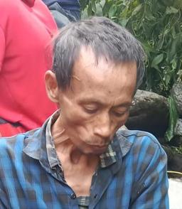 Warga Sukabumi heboh. Seorang pria mendadak viral, setelah ditemukan secara misterius di Gunung Salak, dalam kondisi linglung dan tubuh lemas.